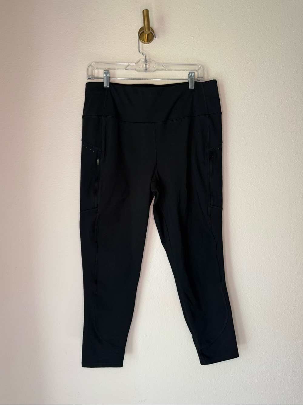 Mondetta Women’s size XL Black Reflective Cropped Leggings High Rise Zip Pockets